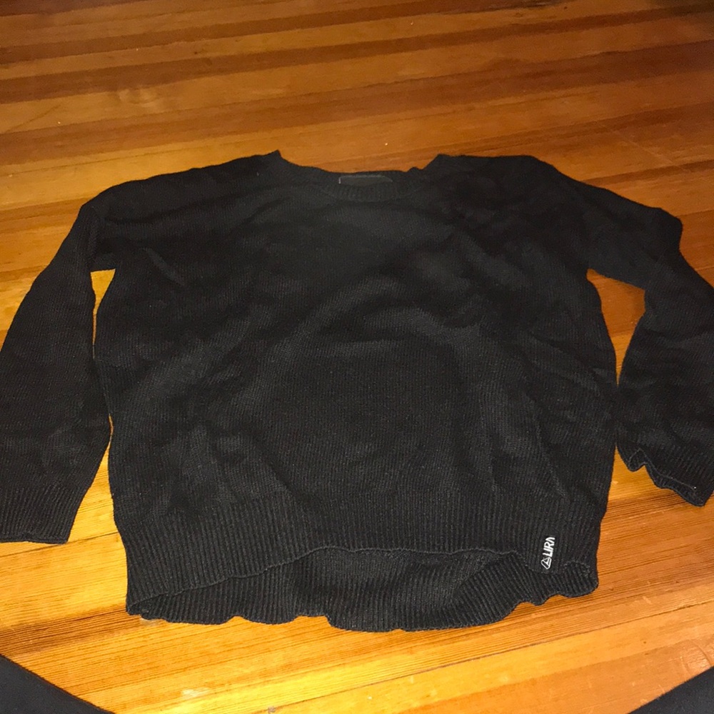 Cut-Out back black sweater